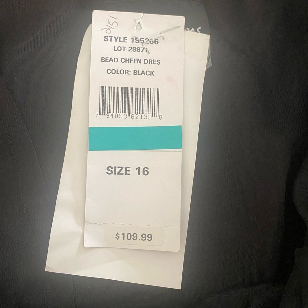 Women’s cocktail/party dress, NWT - Picture 6 of 9